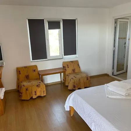 Old School Vama Veche